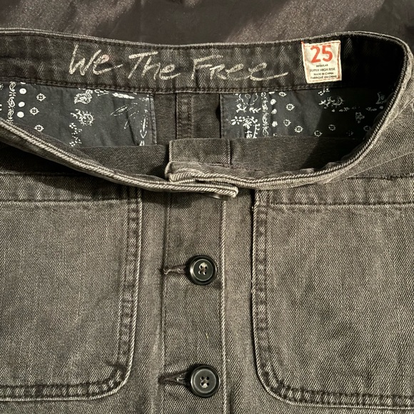 Free People We The Free Super High Rise Button Down Denim Mini Skirt  size 25 - Picture 3 of 3
